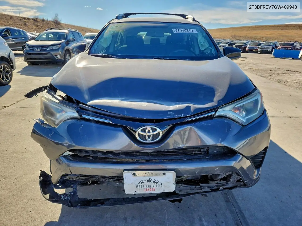2T3BFREV7GW409943 2016 Toyota Rav4 Le