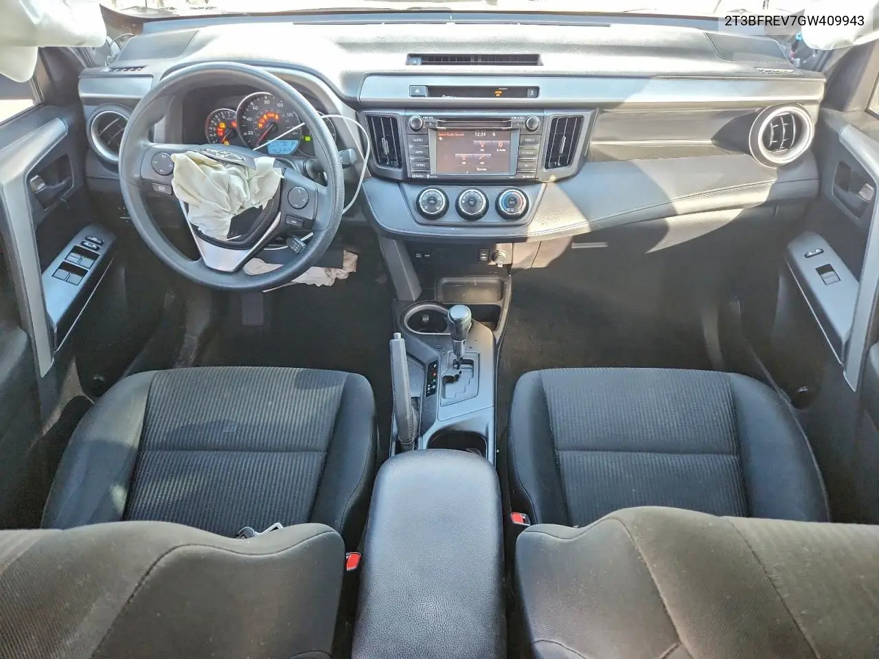 2T3BFREV7GW409943 2016 Toyota Rav4 Le