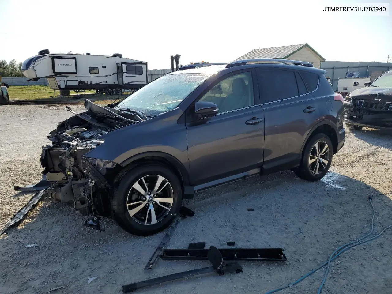 2017 Toyota Rav4 Xle VIN: JTMRFREV5HJ703940 Lot: 42232633