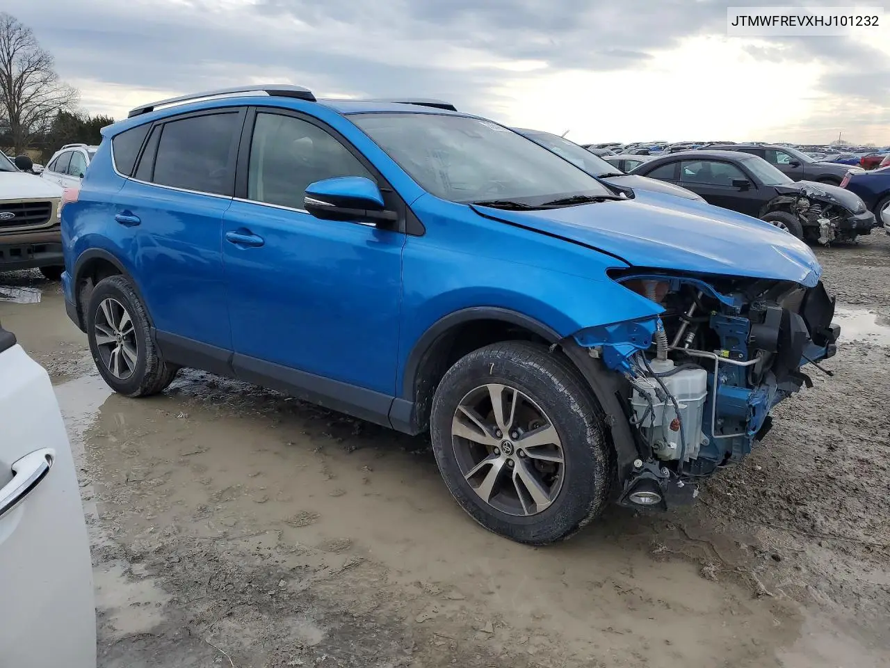 JTMWFREVXHJ101232 2017 Toyota Rav4 Xle