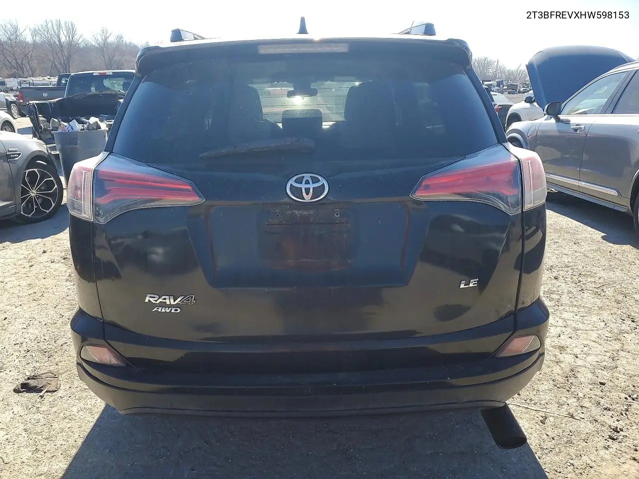 2T3BFREVXHW598153 2017 Toyota Rav4 Le