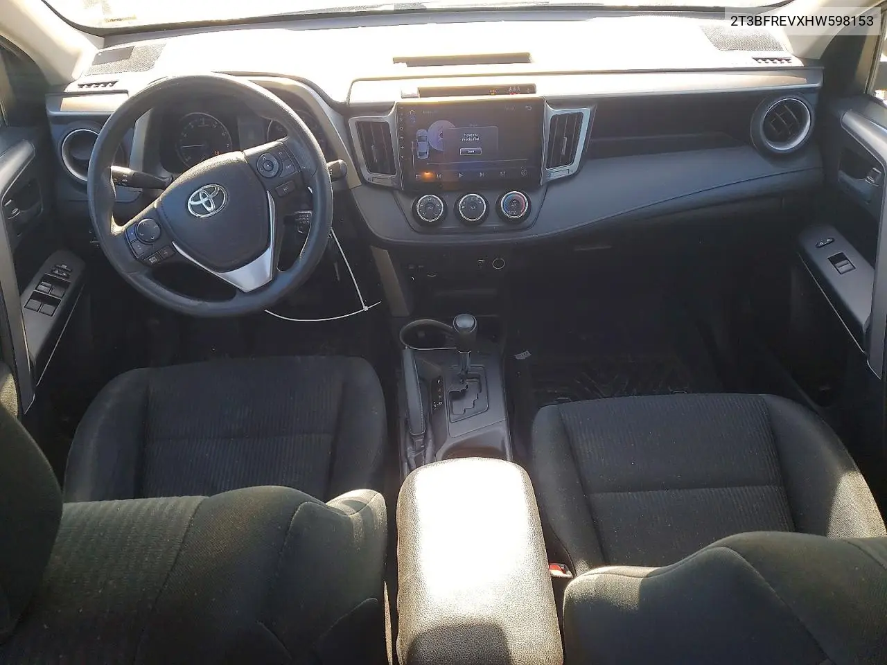 2T3BFREVXHW598153 2017 Toyota Rav4 Le
