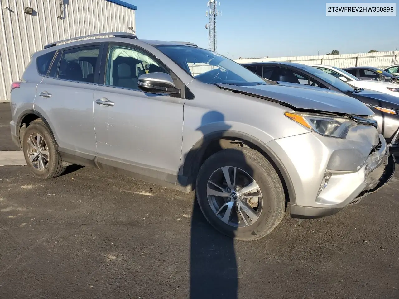 2T3WFREV2HW350898 2017 Toyota Rav4 Xle