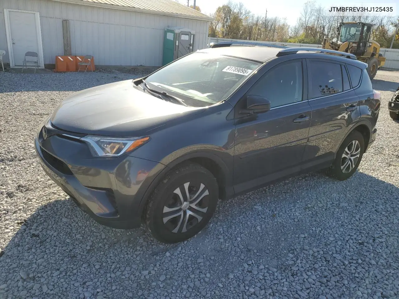 JTMBFREV3HJ125435 2017 Toyota Rav4 Le