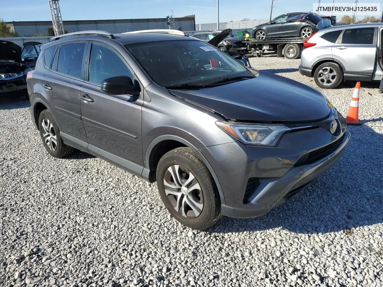 JTMBFREV3HJ125435 2017 Toyota Rav4 Le