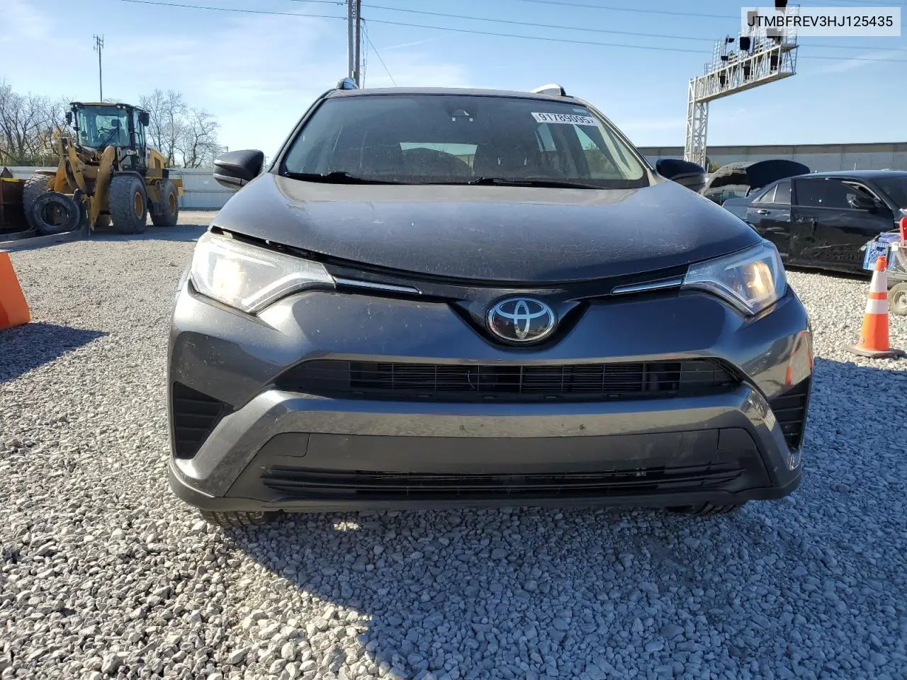JTMBFREV3HJ125435 2017 Toyota Rav4 Le