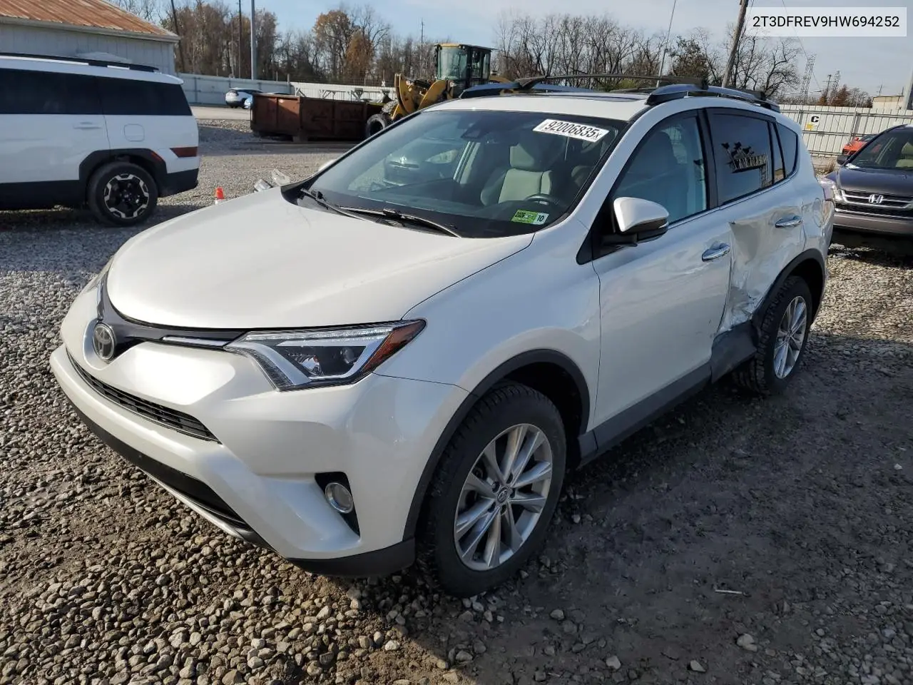 2T3DFREV9HW694252 2017 Toyota Rav4 Limited