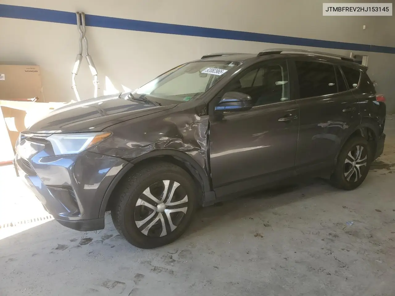 JTMBFREV2HJ153145 2017 Toyota Rav4 Le