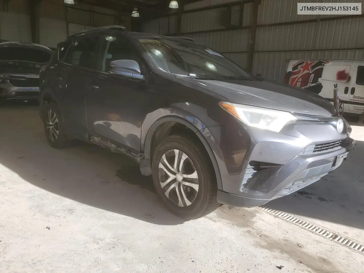 JTMBFREV2HJ153145 2017 Toyota Rav4 Le