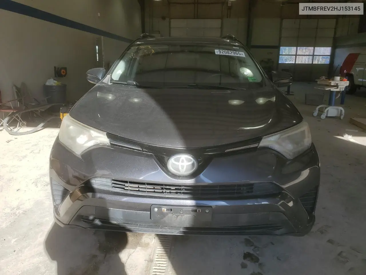 JTMBFREV2HJ153145 2017 Toyota Rav4 Le