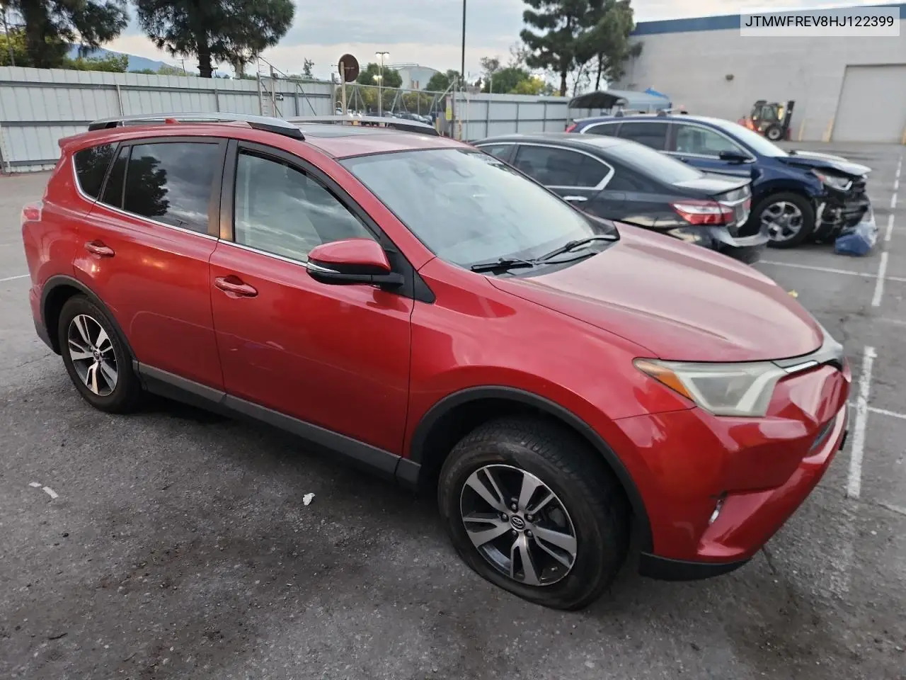 JTMWFREV8HJ122399 2017 Toyota Rav4 Xle