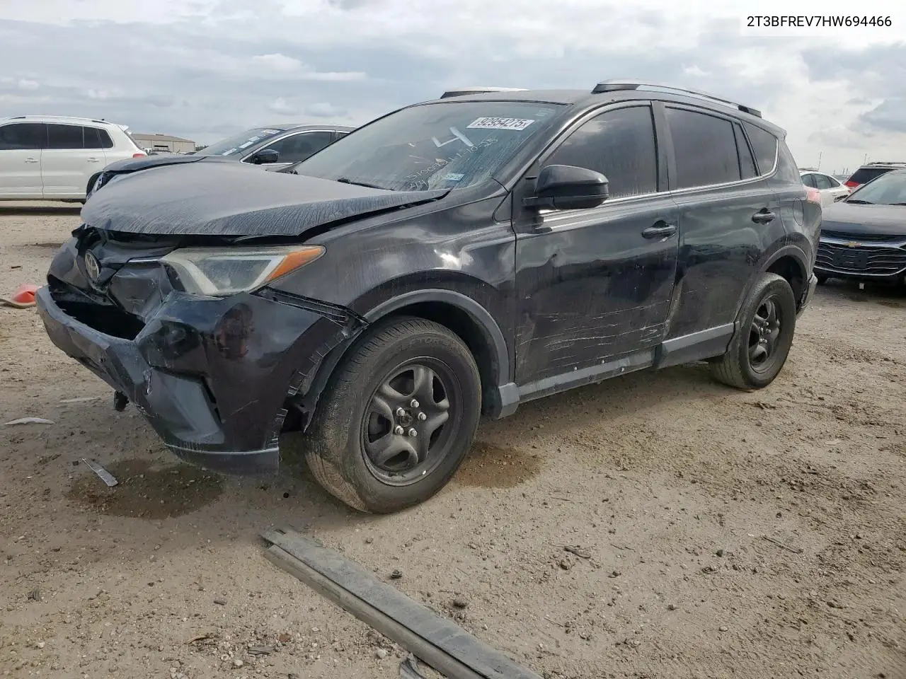 2T3BFREV7HW694466 2017 Toyota Rav4 Le