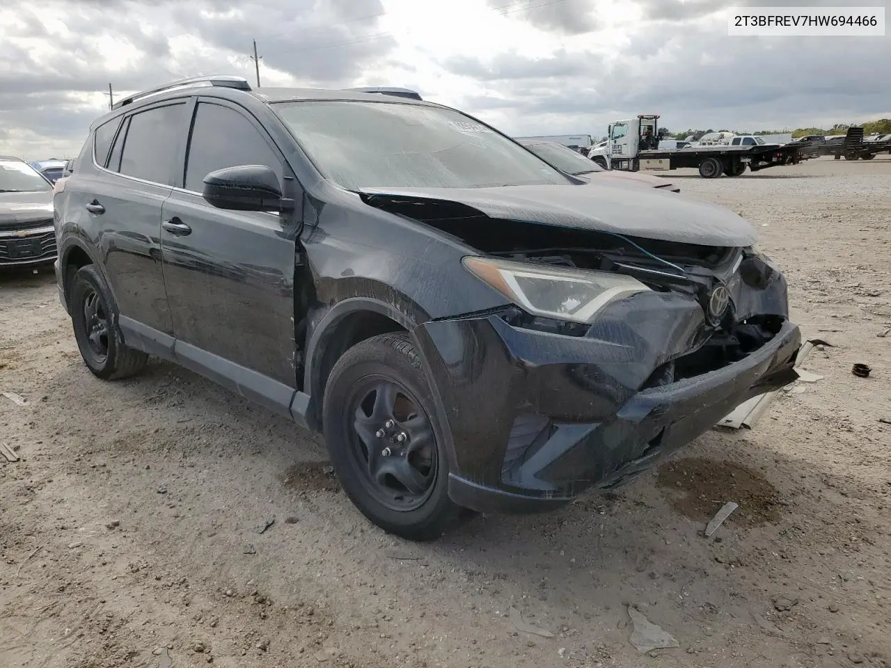 2T3BFREV7HW694466 2017 Toyota Rav4 Le