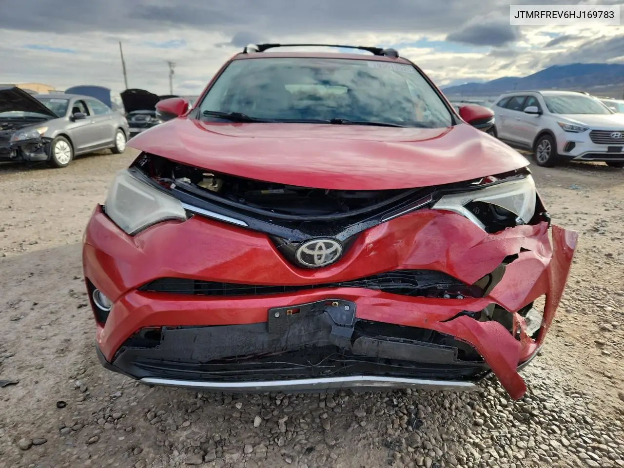JTMRFREV6HJ169783 2017 Toyota Rav4 Xle