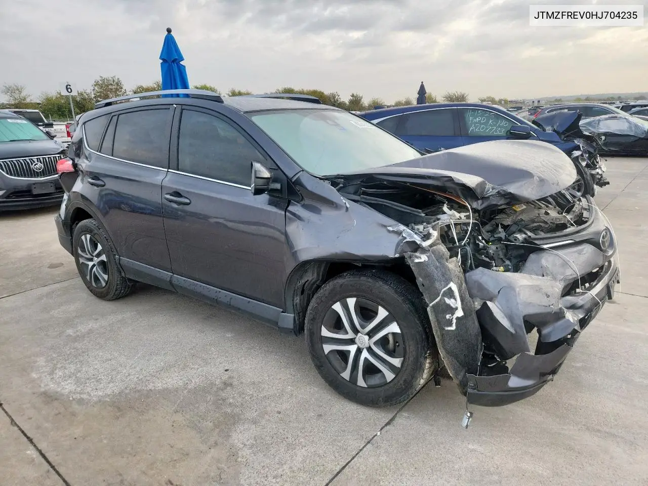 JTMZFREV0HJ704235 2017 Toyota Rav4 Le