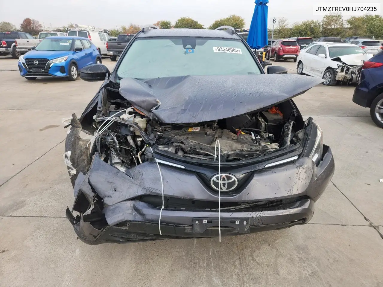 JTMZFREV0HJ704235 2017 Toyota Rav4 Le