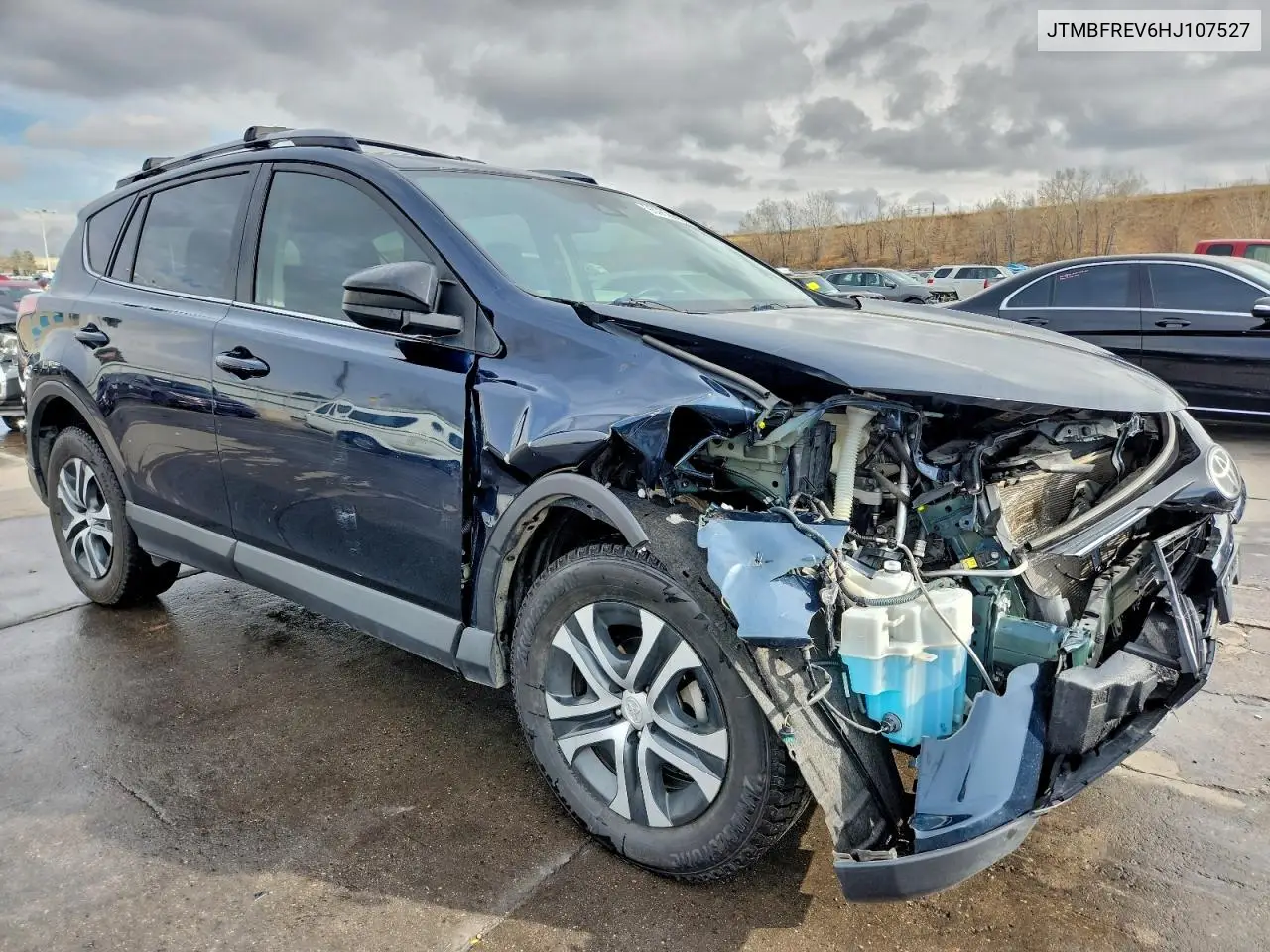 JTMBFREV6HJ107527 2017 Toyota Rav4 Le