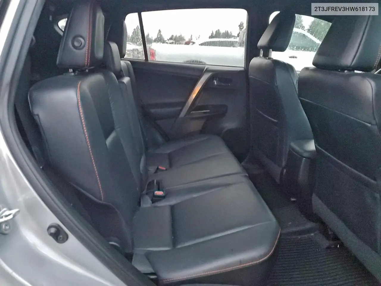 2T3JFREV3HW618173 2017 Toyota Rav4 Se