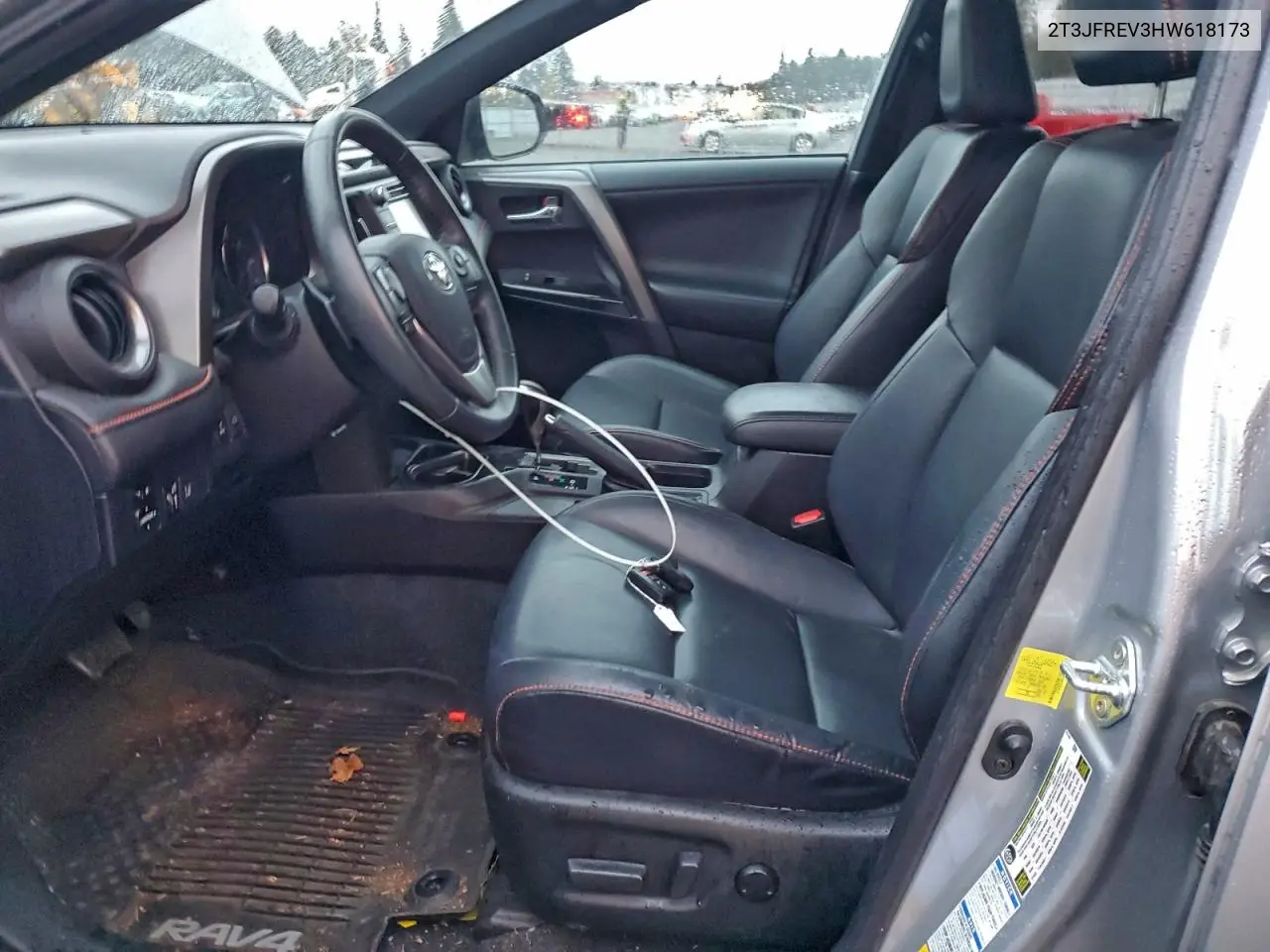 2T3JFREV3HW618173 2017 Toyota Rav4 Se