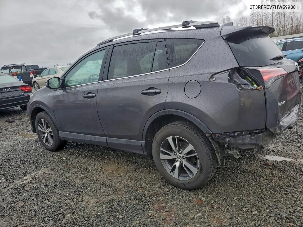 2T3RFREV7HW599081 2017 Toyota Rav4 Xle