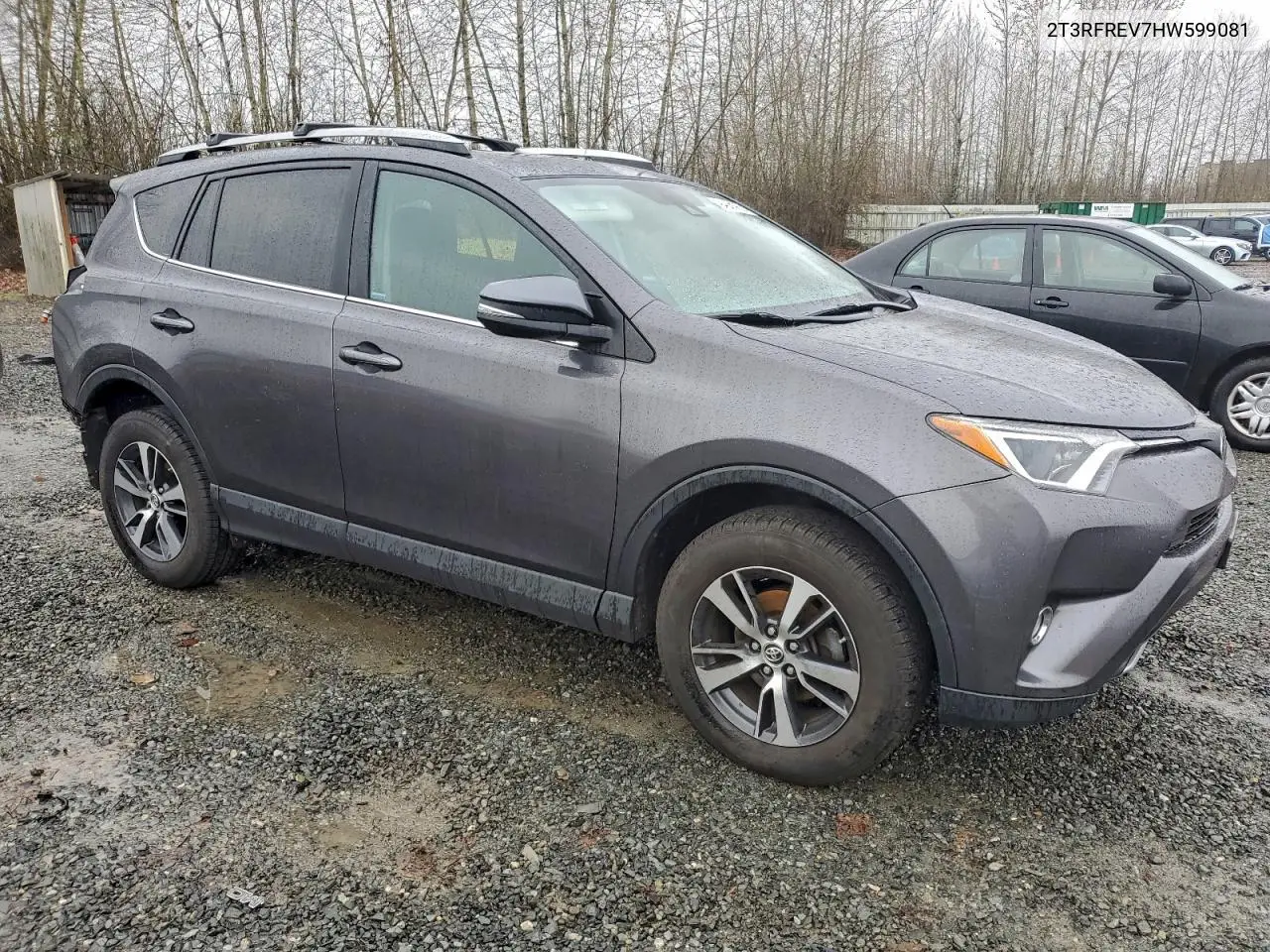 2T3RFREV7HW599081 2017 Toyota Rav4 Xle