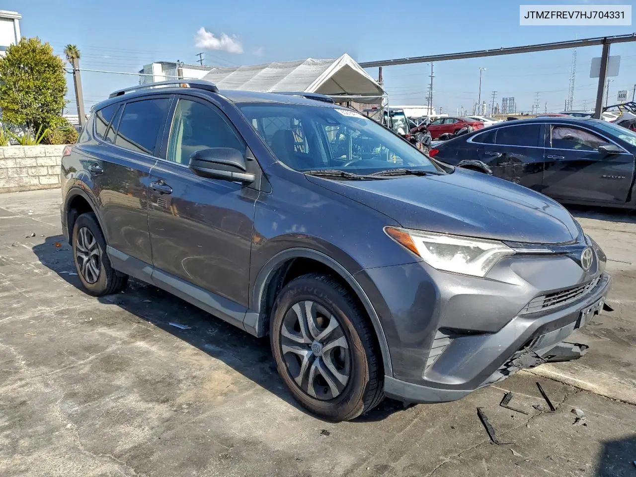 JTMZFREV7HJ704331 2017 Toyota Rav4 Le