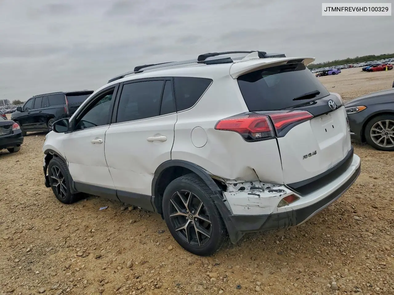 JTMNFREV6HD100329 2017 Toyota Rav4 Se