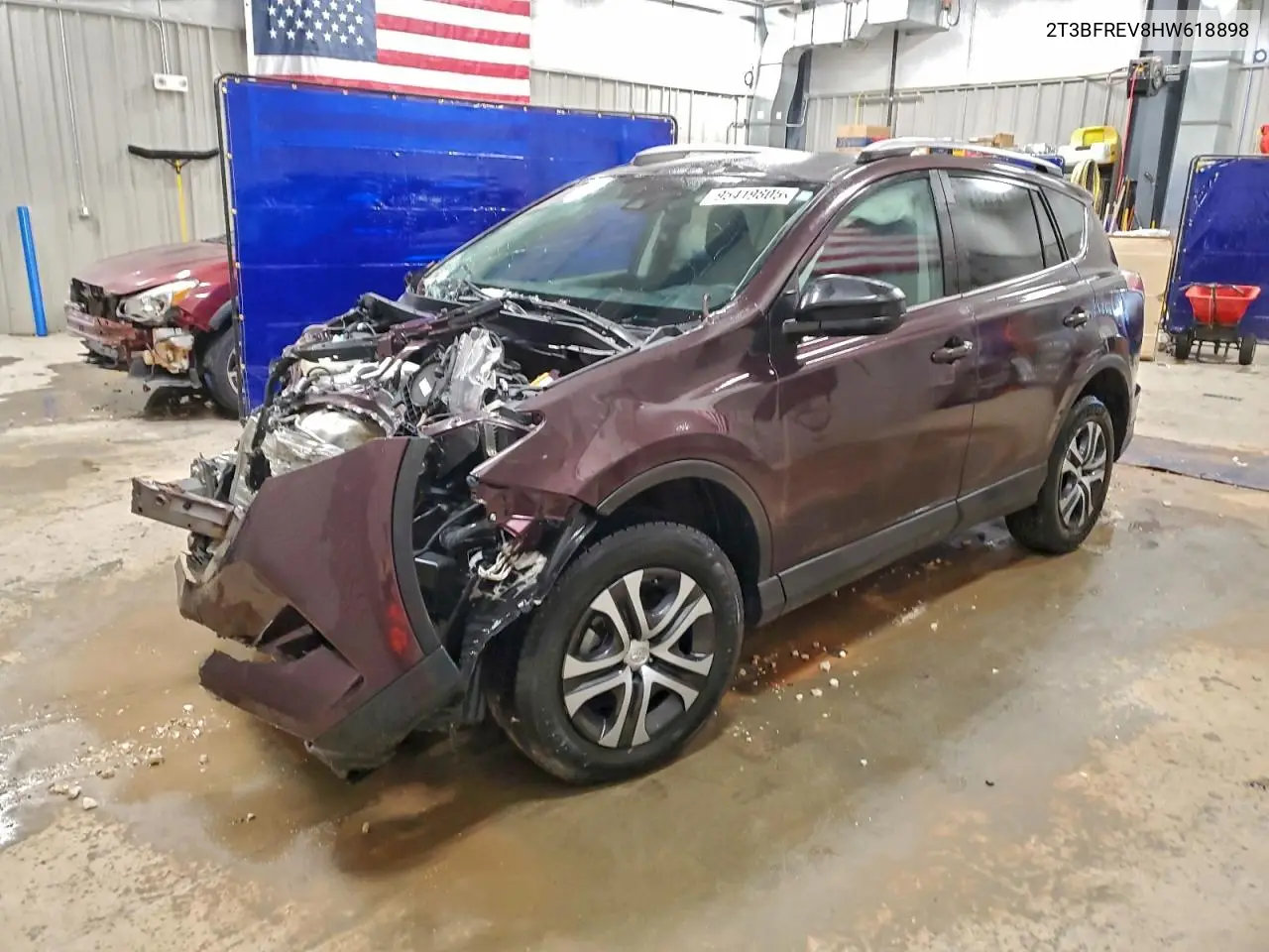 2T3BFREV8HW618898 2017 Toyota Rav4 Le