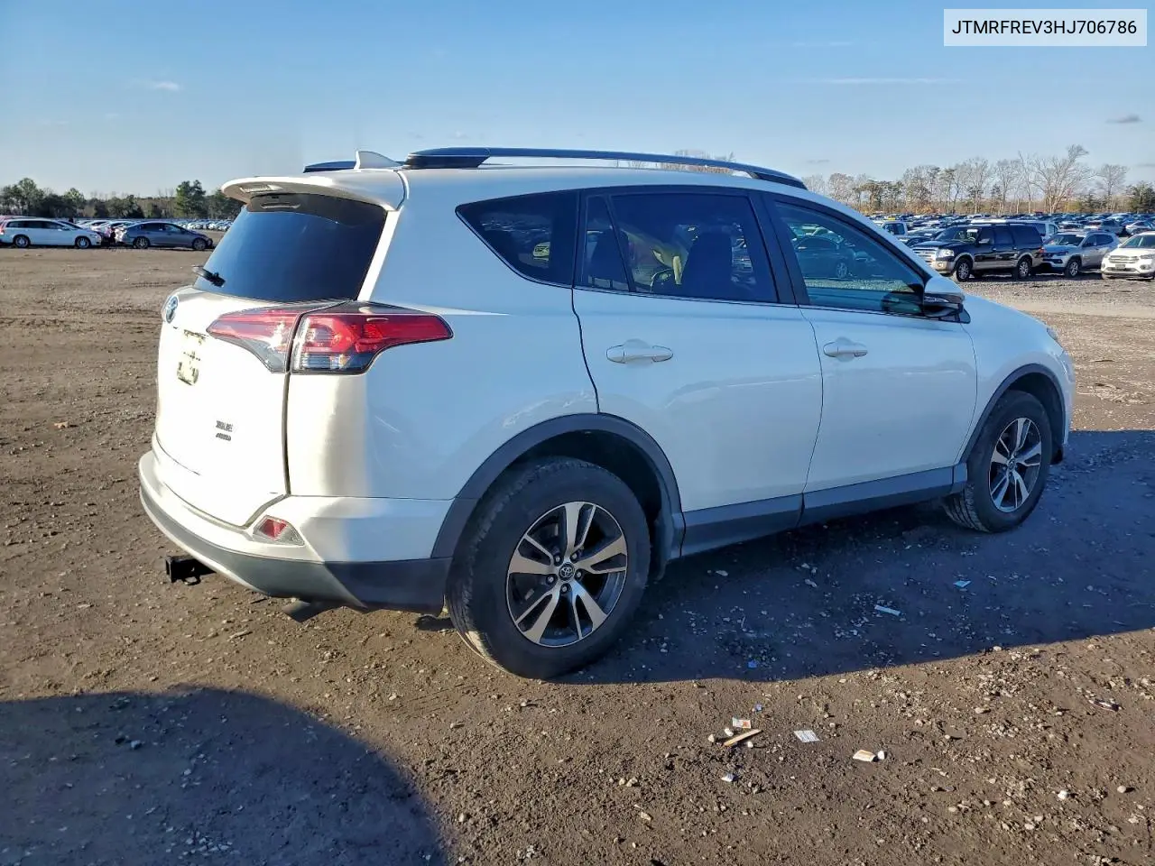 JTMRFREV3HJ706786 2017 Toyota Rav4 Xle