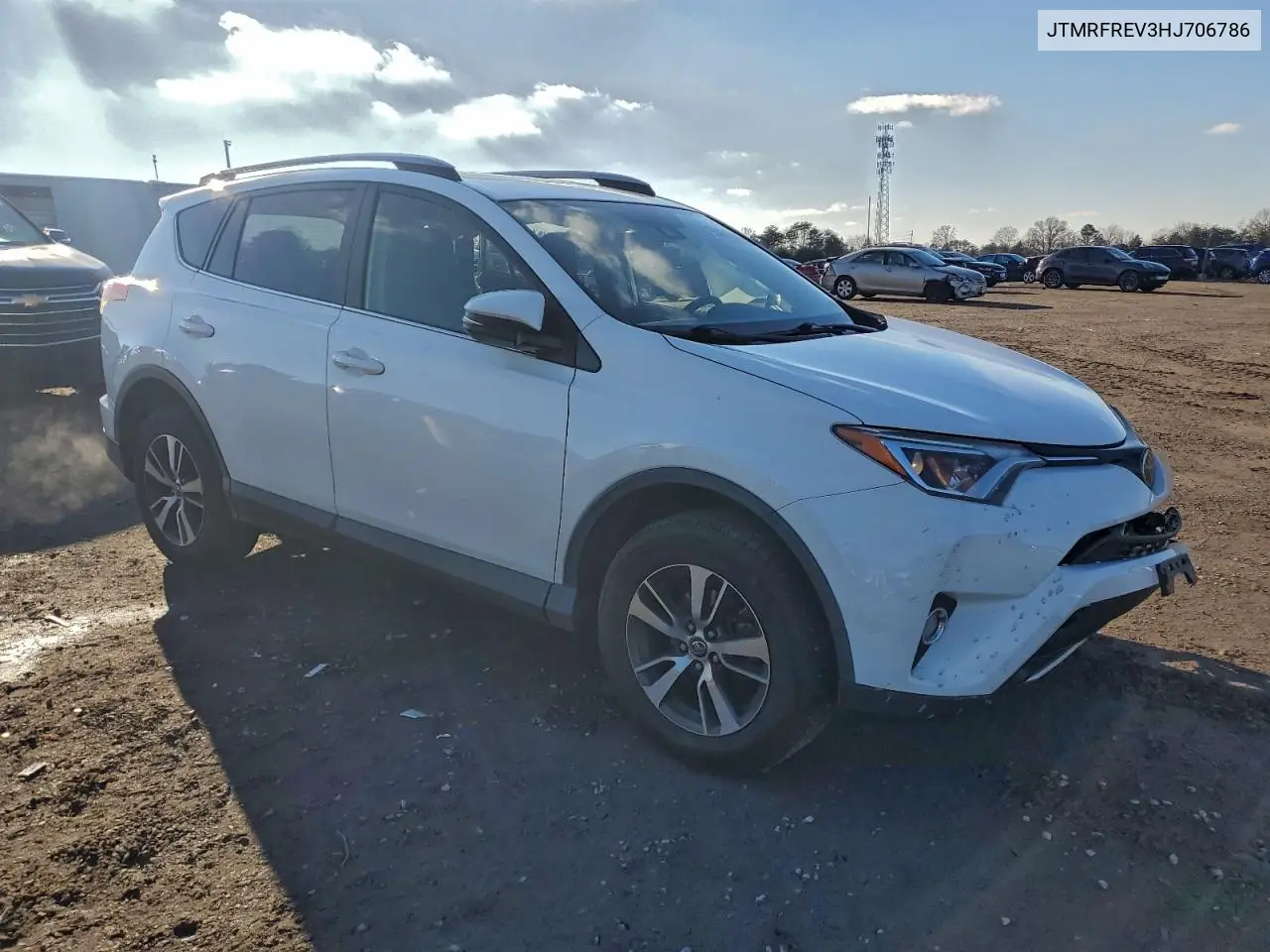 JTMRFREV3HJ706786 2017 Toyota Rav4 Xle