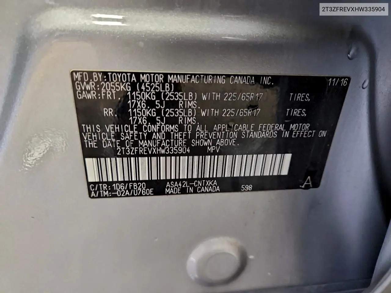 2T3ZFREVXHW335904 2017 Toyota Rav4 Le