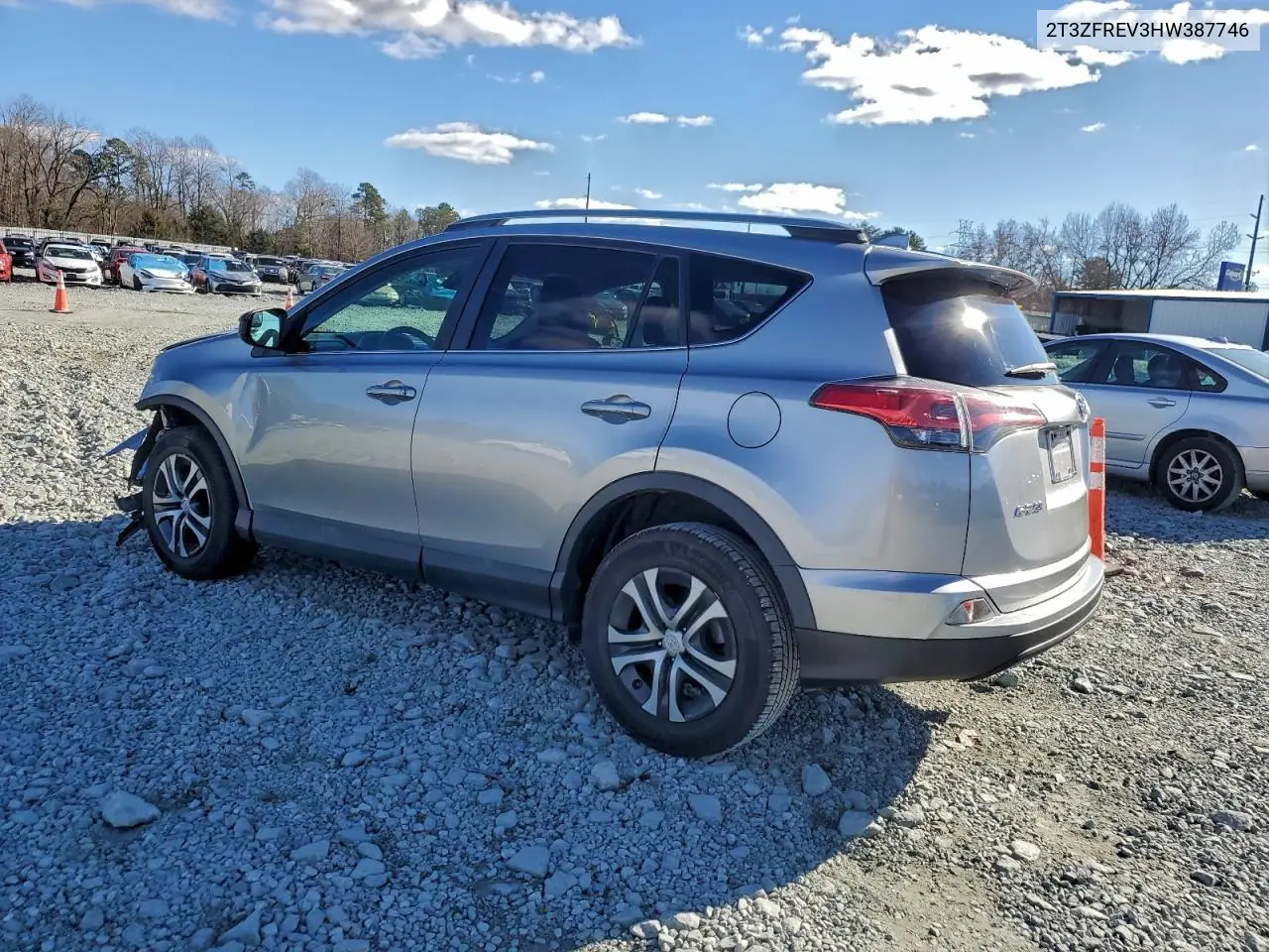 2T3ZFREV3HW387746 2017 Toyota Rav4 Le