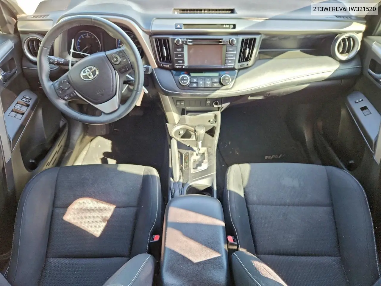2T3WFREV6HW321520 2017 Toyota Rav4 Xle