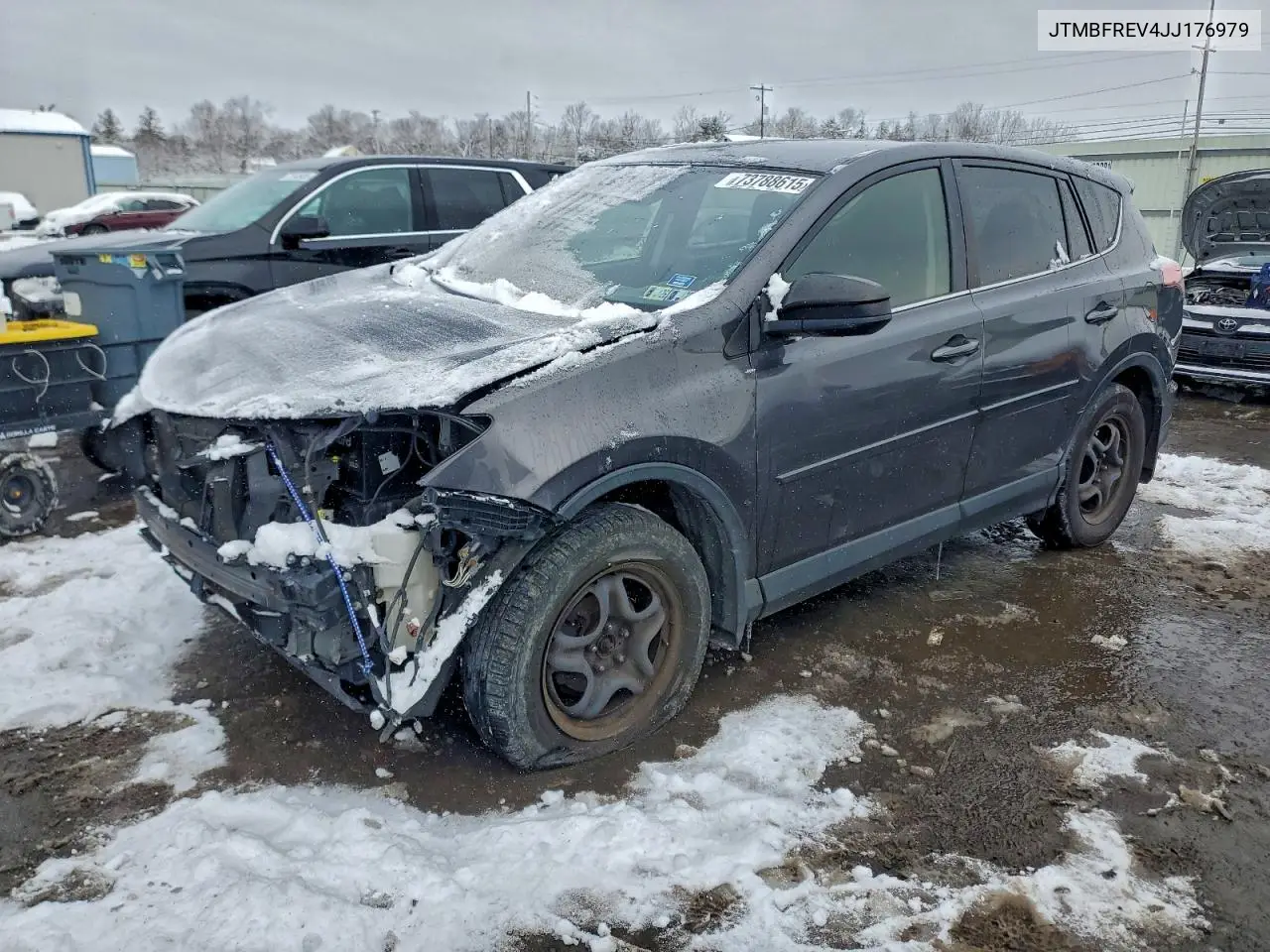 JTMBFREV4JJ176979 2018 Toyota Rav4 Le