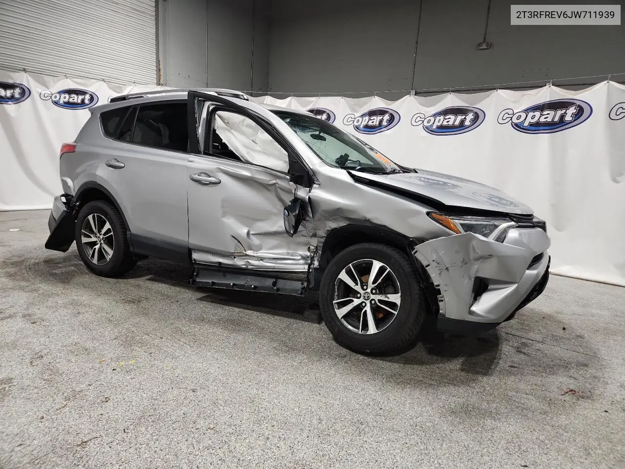 2T3RFREV6JW711939 2018 Toyota Rav4 Adventure