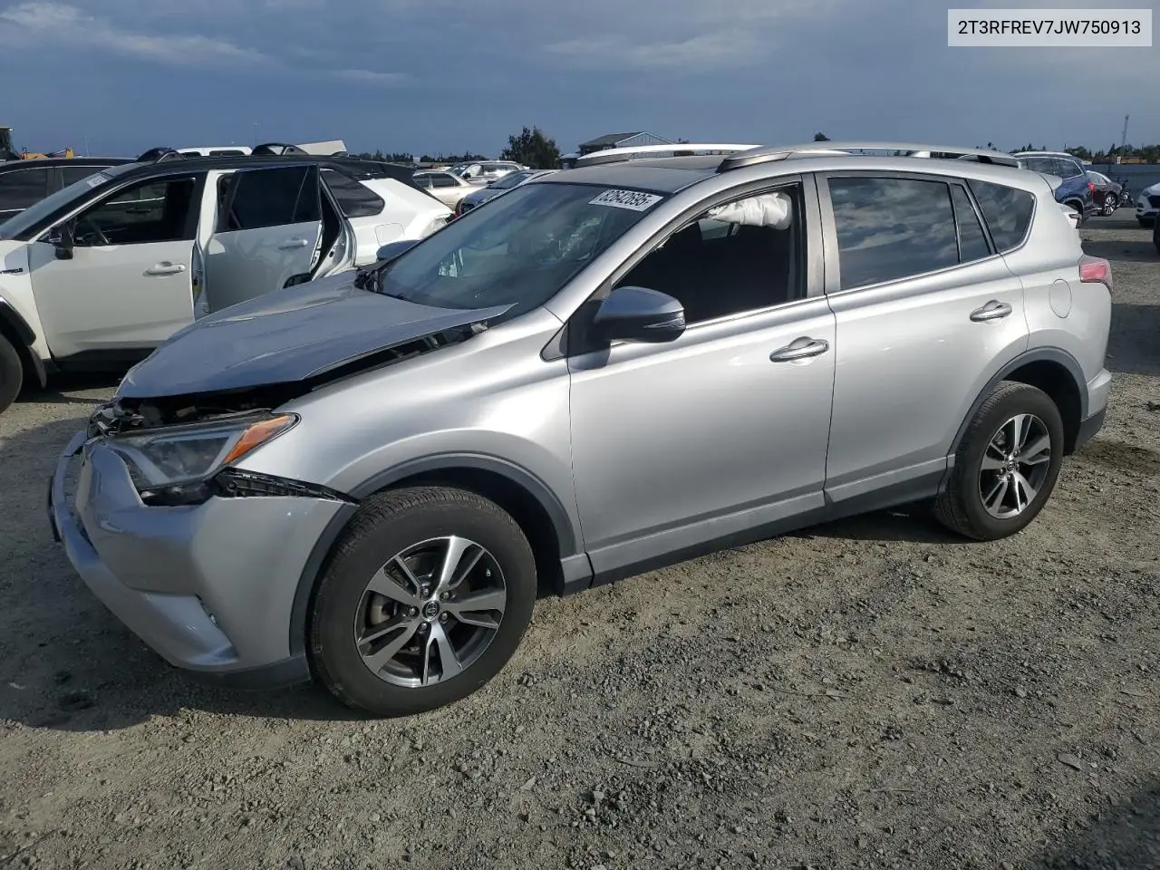 2T3RFREV7JW750913 2018 Toyota Rav4 Adventure