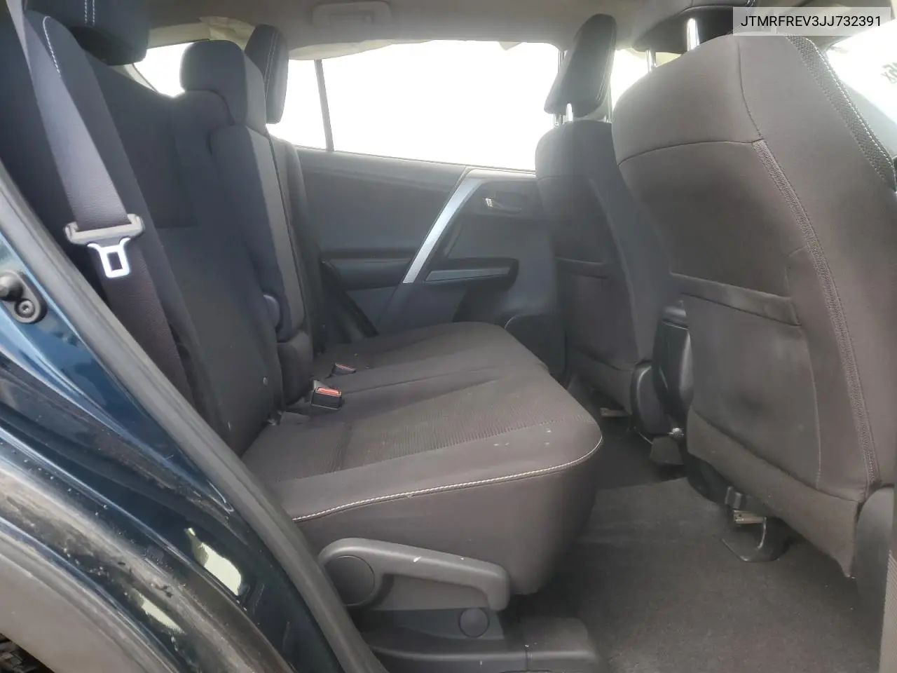 JTMRFREV3JJ732391 2018 Toyota Rav4 Adventure