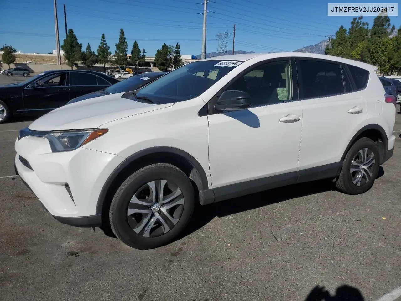 JTMZFREV2JJ203417 2018 Toyota Rav4 Le