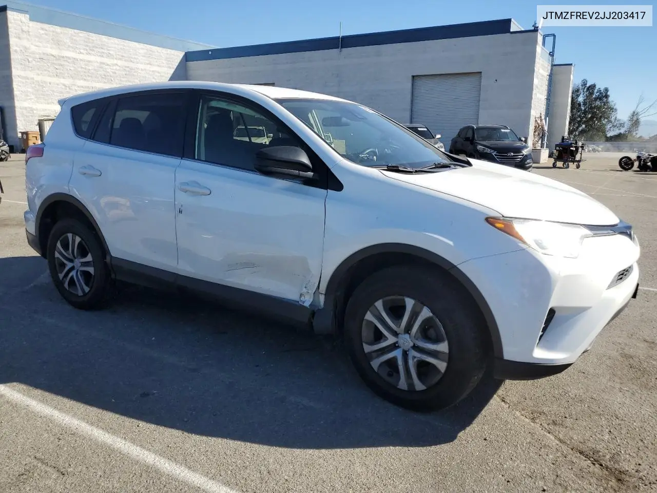 JTMZFREV2JJ203417 2018 Toyota Rav4 Le
