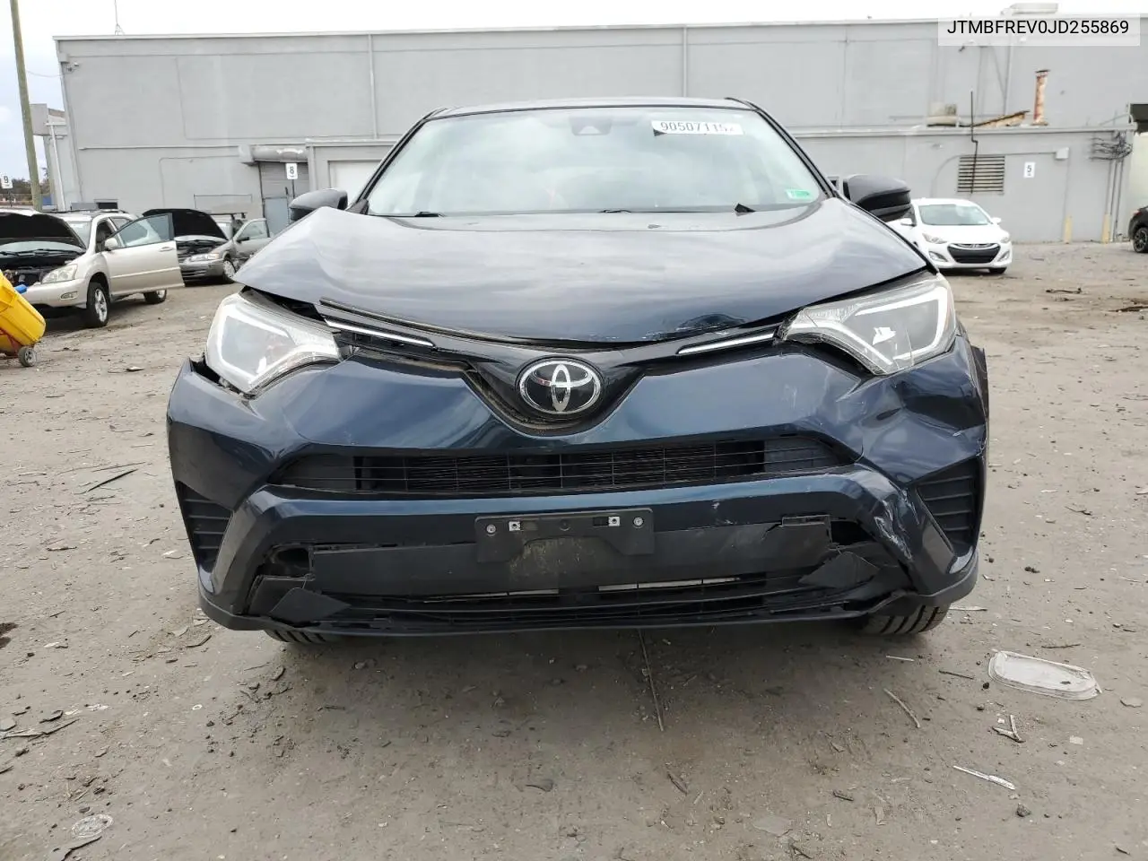 JTMBFREV0JD255869 2018 Toyota Rav4 Le