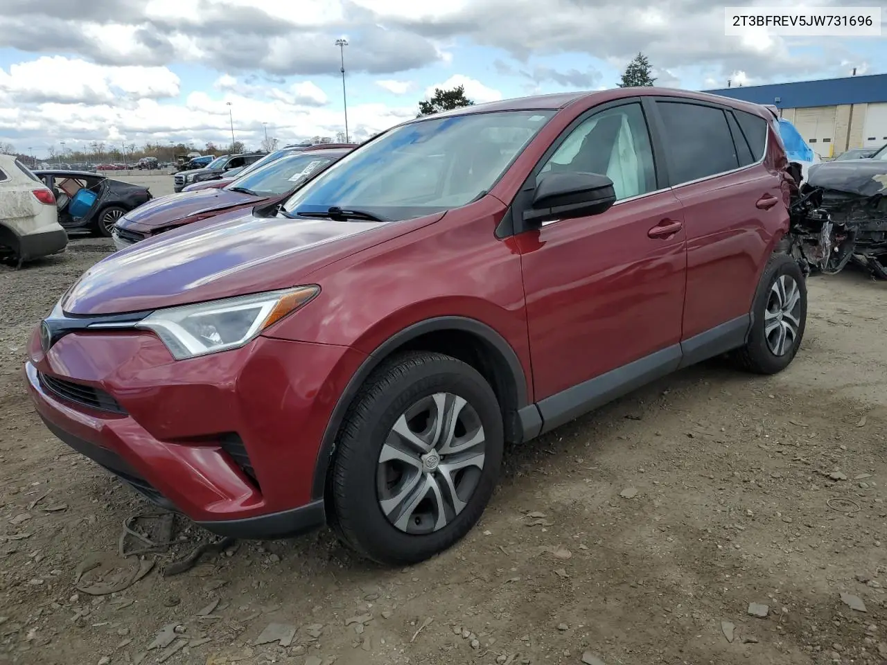 2T3BFREV5JW731696 2018 Toyota Rav4 Le