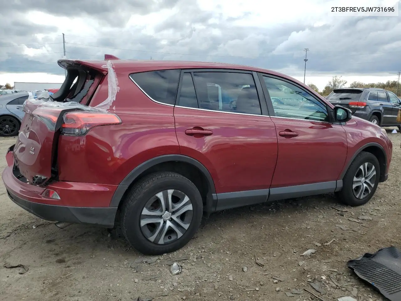 2T3BFREV5JW731696 2018 Toyota Rav4 Le