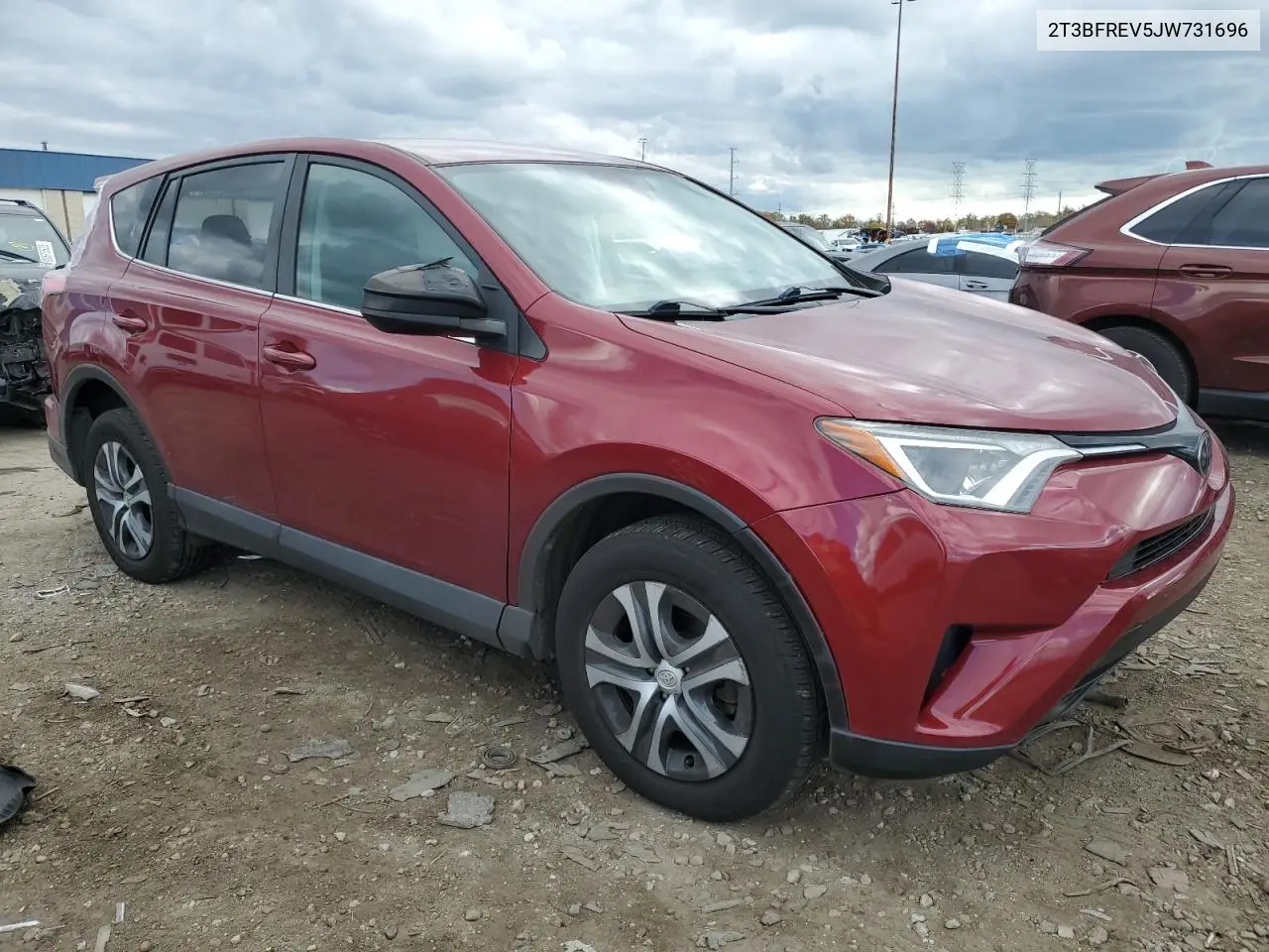 2T3BFREV5JW731696 2018 Toyota Rav4 Le