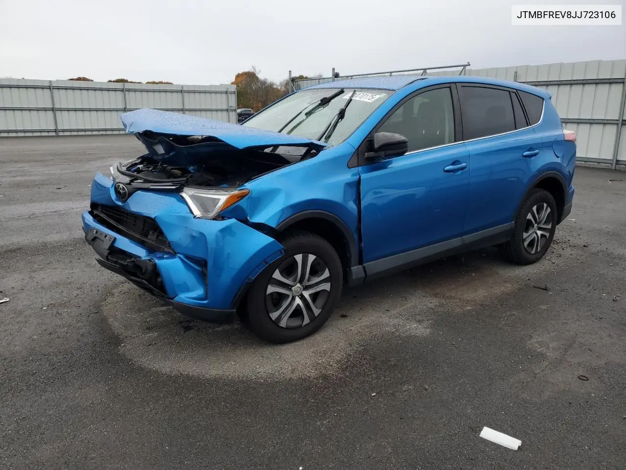 JTMBFREV8JJ723106 2018 Toyota Rav4 Le