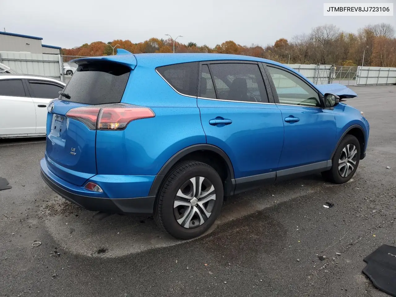 JTMBFREV8JJ723106 2018 Toyota Rav4 Le
