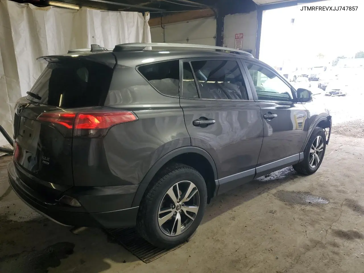JTMRFREVXJJ747857 2018 Toyota Rav4 Adventure