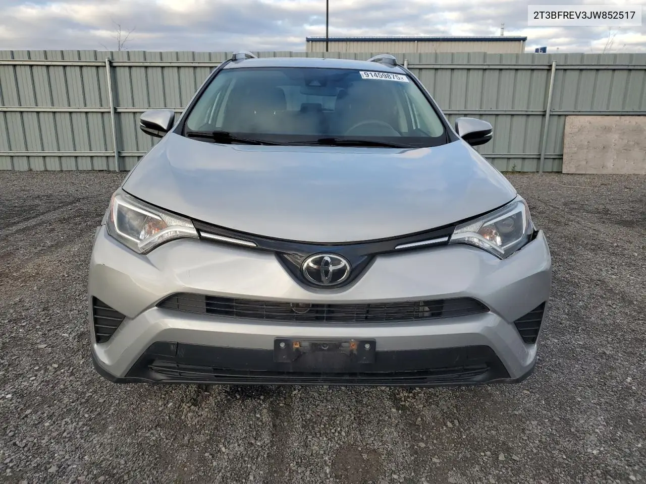 2T3BFREV3JW852517 2018 Toyota Rav4 Le