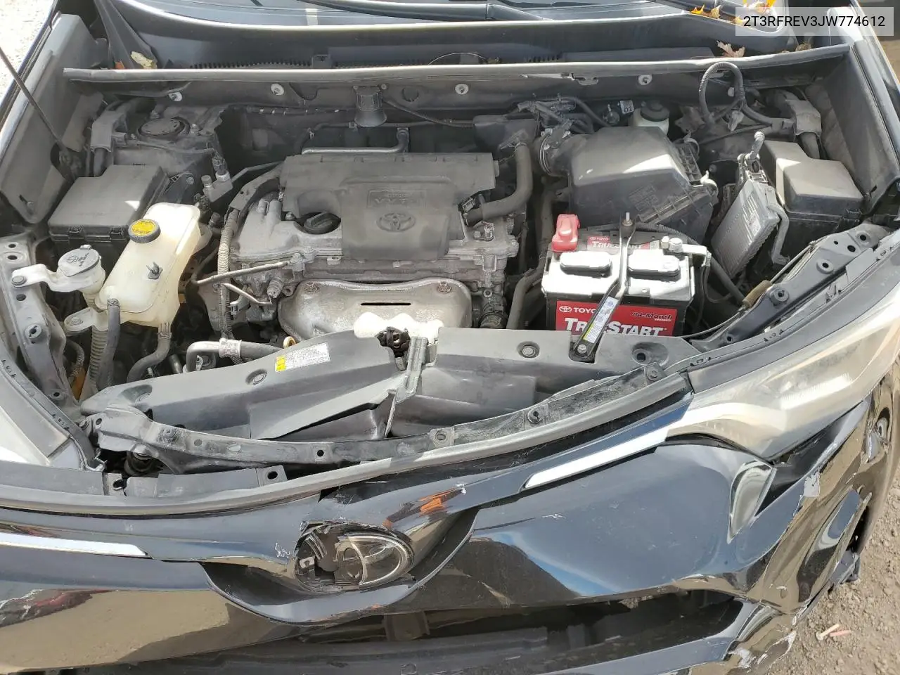 2T3RFREV3JW774612 2018 Toyota Rav4 Adventure