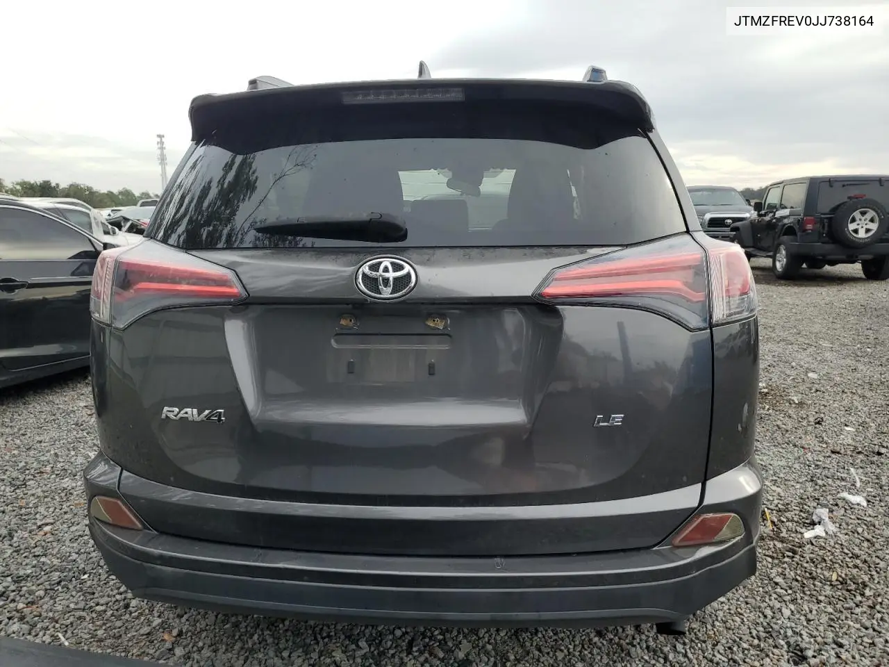 JTMZFREV0JJ738164 2018 Toyota Rav4 Le