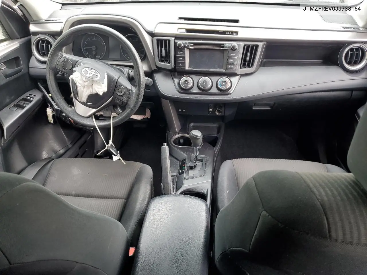JTMZFREV0JJ738164 2018 Toyota Rav4 Le